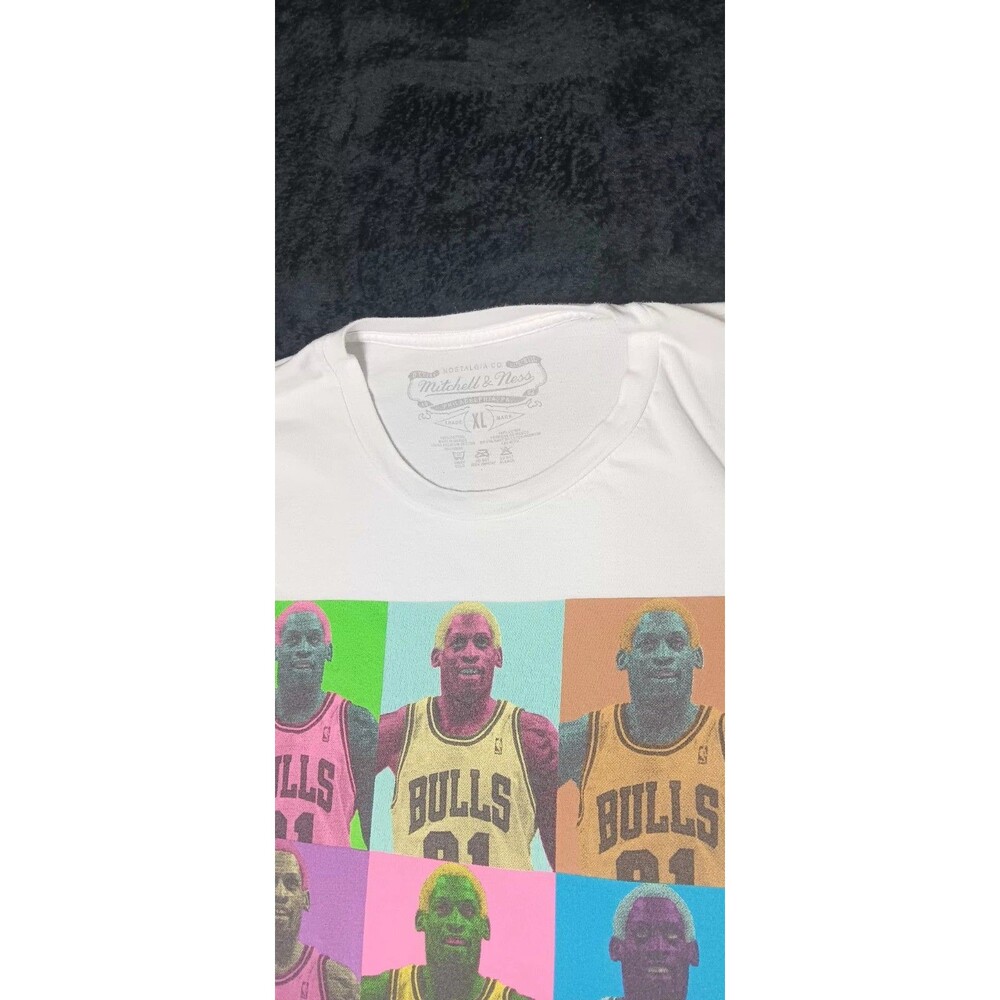 VGT Mitchell & Ness Chicago Bulls Dennis Rodman Pop Art Tshirt Mens XL White NBA - Picture 3 of 12